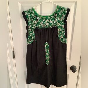 Mi Golondrina embroidered dress Sz large